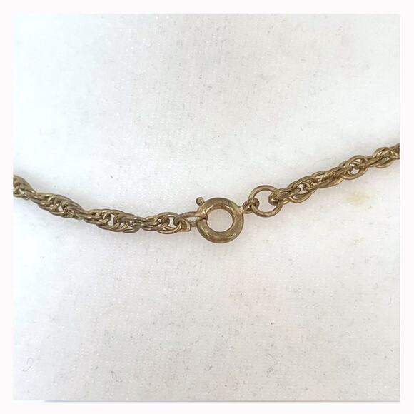 Goldtone Presidential Medalion Necklace - Picture 4 of 4